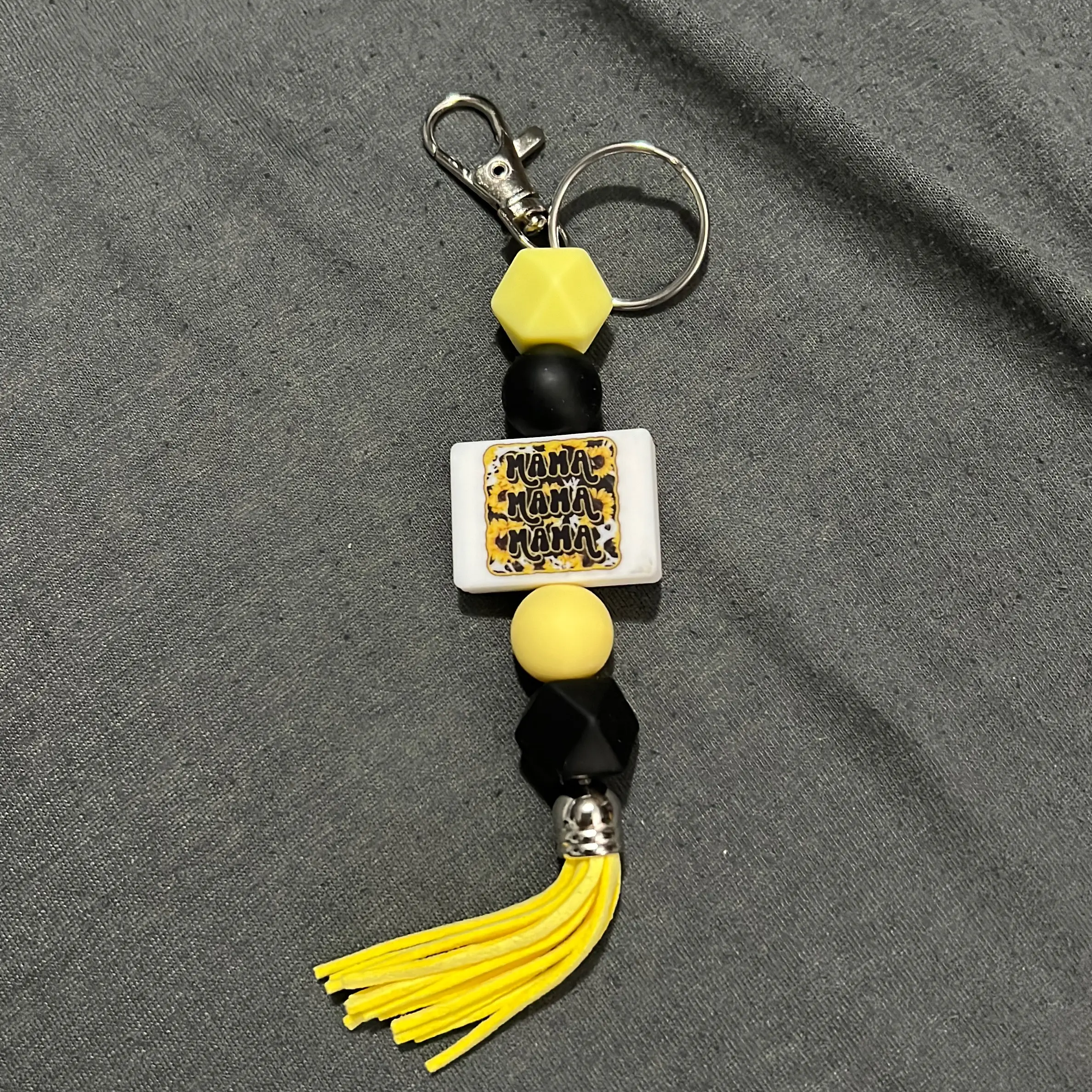 Mama sunflower keychain