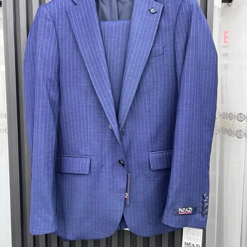 Neazi suit