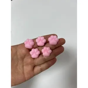 Random decompression squeeze toy