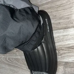 Men's Summer Slip-On Slippers, Fashionable Minimalist Indoor Home Footwear, Comfortable and Stylish Open-Toe Design for Everyday Use