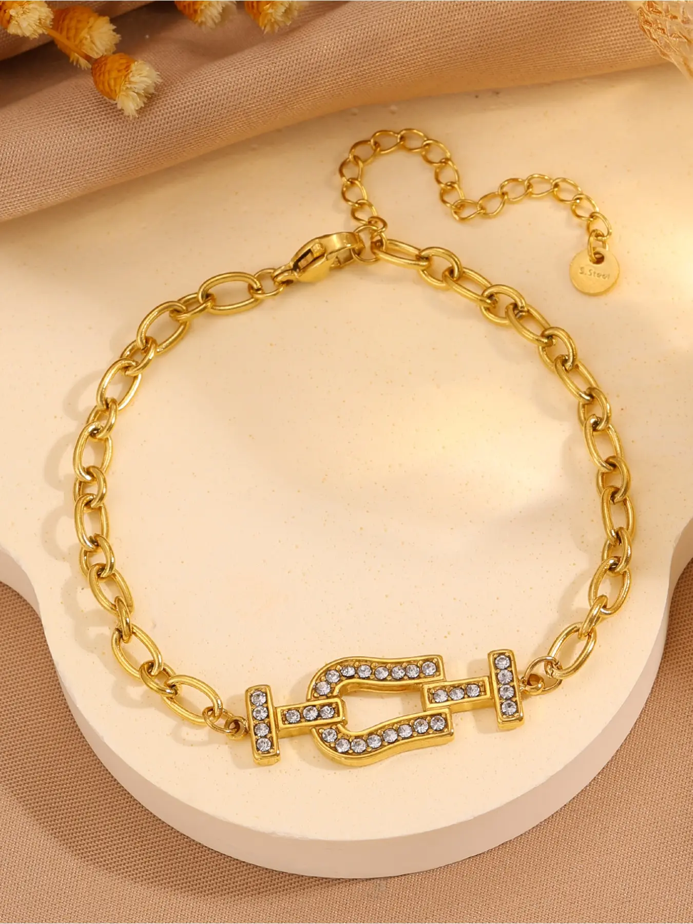1 elegant retro classic circle horseshoe bracelet, 304 stainless steel material jewelry accessory, suitable for daily, Mother's Day, Thanksgiving and New Year gifts
