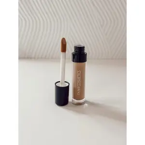 #13 Smooth Retouch Concealer