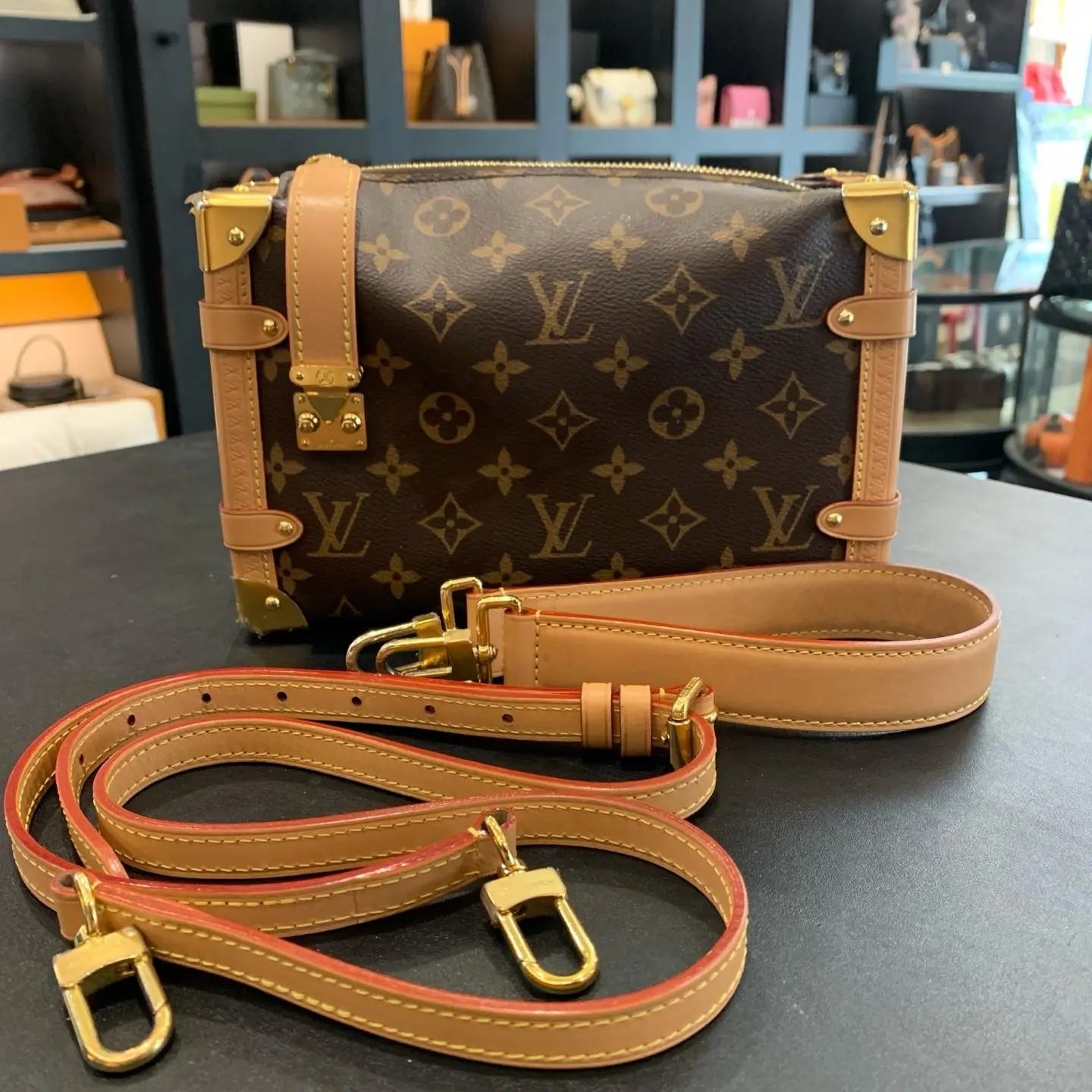 Pre-owned Louis Vuitton Side Trunk MM M46358 in Monogram canvas with natural cowhide trim and gold tone hardware XH070