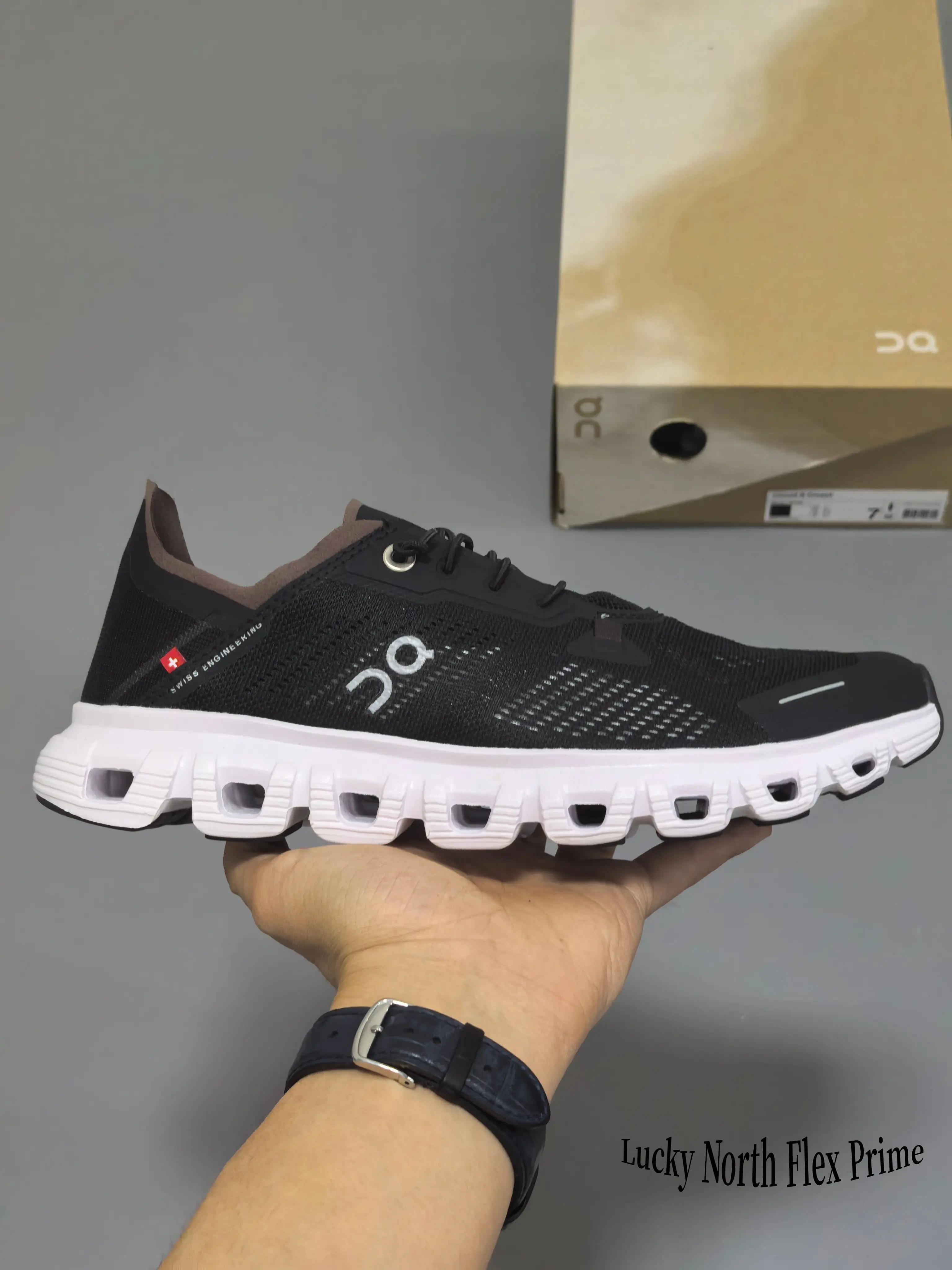 Contrast Two-Tone Street Fashion Sneakers, Breathable Air Mesh Black Upper Chunky Hollow White Sole Daily Casual Lifestyle Footwear
