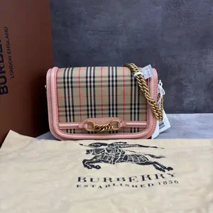 Pre-owned BURBERRY Leather Shoulder Bags 8.66'' R2589 Shoulder Bag T26184571987 0409 T1 Rina