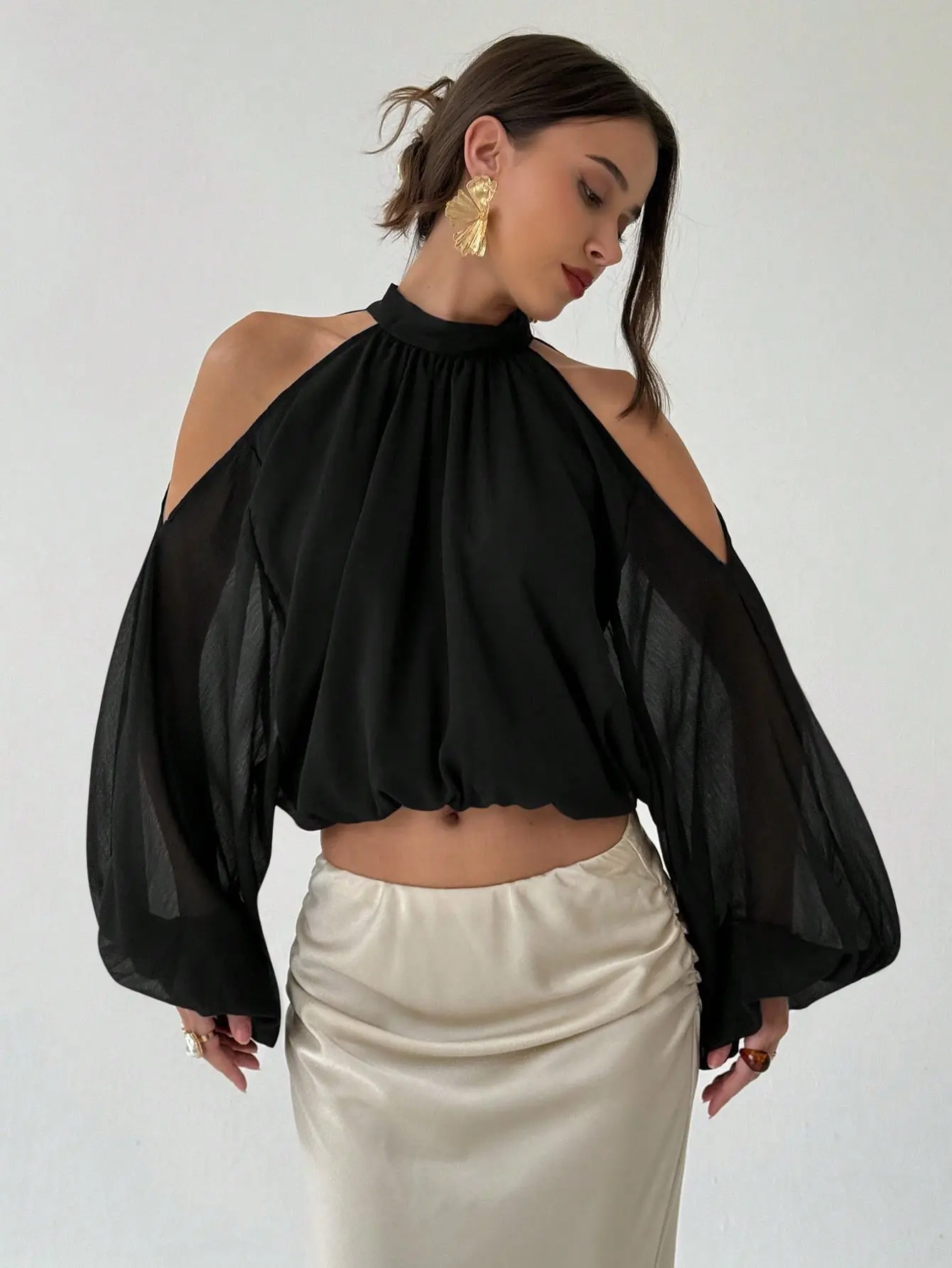 LALUZ Solid Color Cold Shoulder Cropped Top Elegant Womens Blouse Short Sleeve Summer Fashion Lightweight Streetwear Trendy