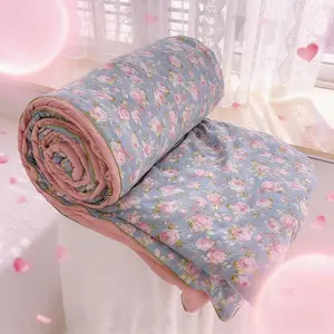 Summer Floral Print Quilt, Ultra Soft Skin-Friendly Air Conditioning Blanket, All-Season Thin Bedding for Bedroom & Living Room