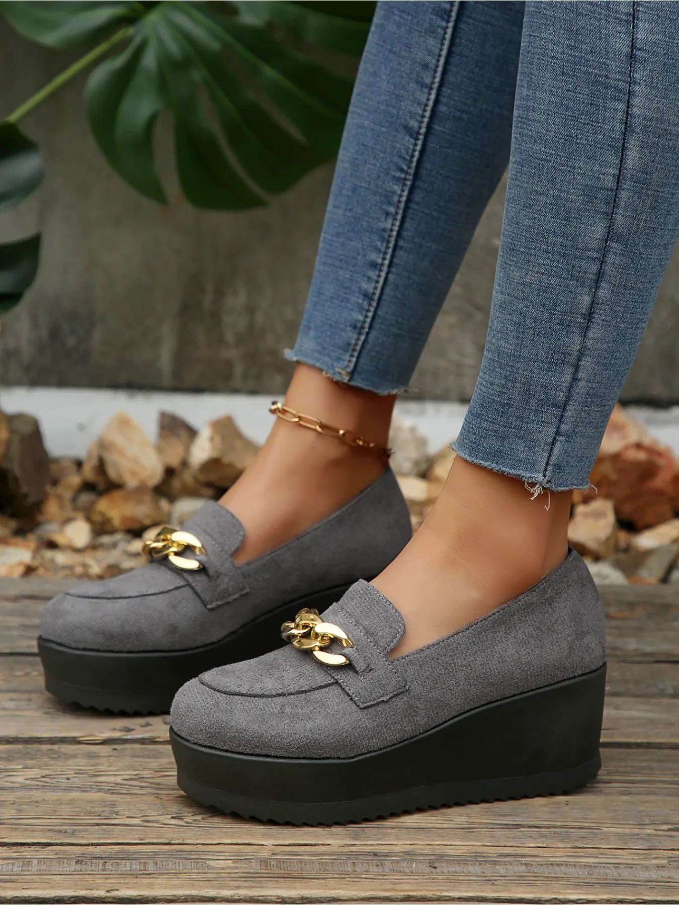 Women's suede metal chain wedge loafers black thick soled flatform sponge sole single shoes British style high rise commuting women's shoes