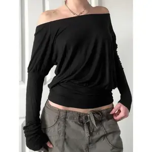 Women's Batwing Sleeve One Shoulder Long Sleeve Top, Casual Loose Fit Off-Shoulder Blouse for Spring & Fall Seasons
