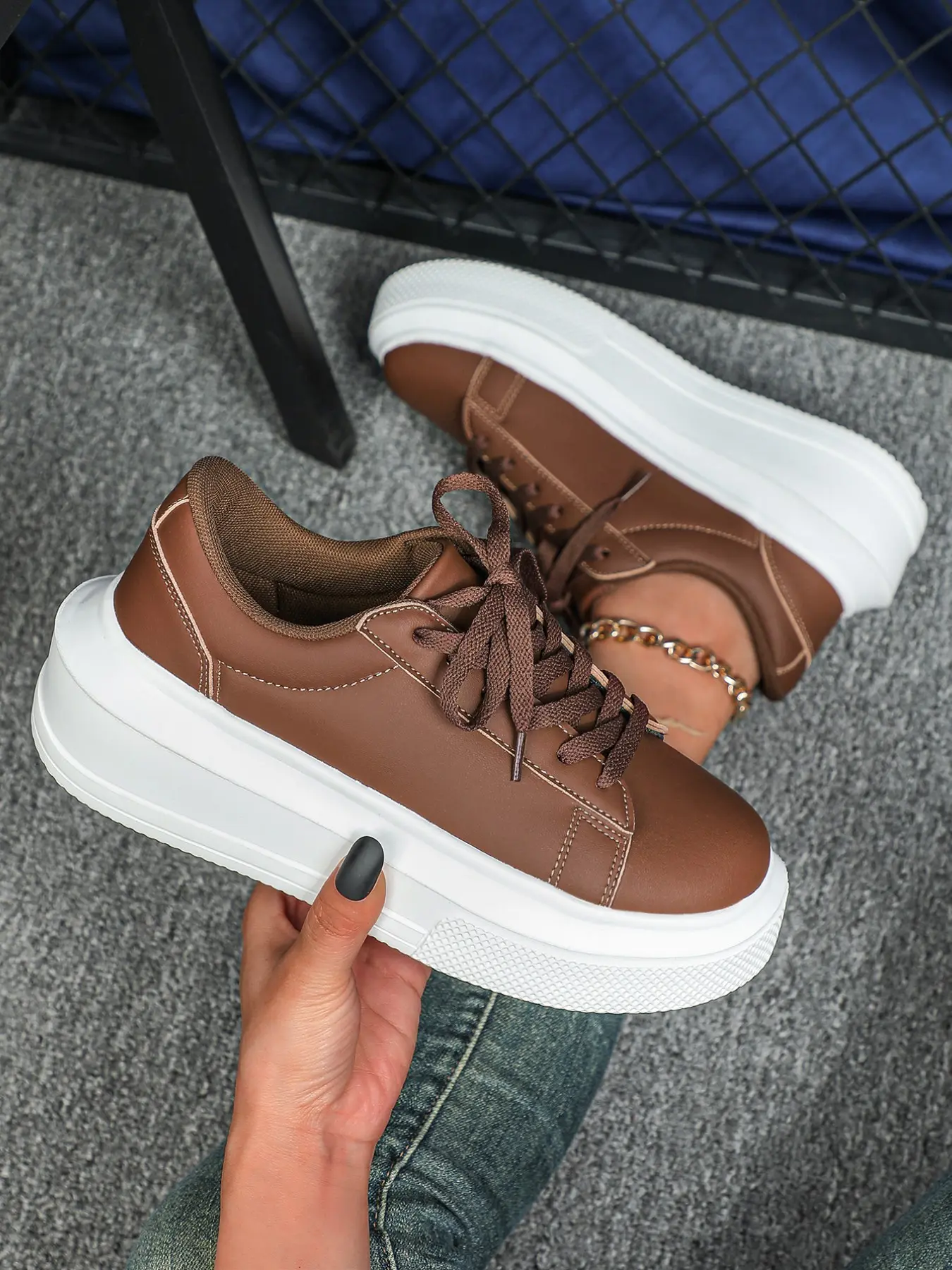 Women's Casual Thick Sole Sneakers, Sports Shoes, Comfortable Breathable Low Top Lace-Up Running Shoes, Perfect for Valentine's Day Gift, Brown, Minimalist Casual Shoes, Casual Breathable Footwear