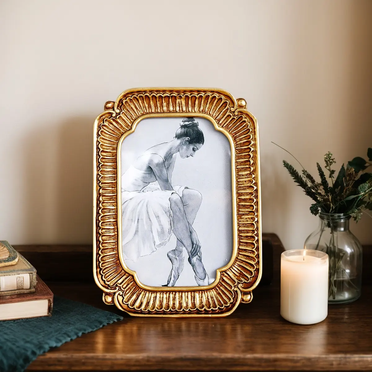 Elegant Resin Photo Frame, Picture Frame, Photo Frames For Wall, Classic European Style Wall Art Decor, Versatile Home Decoration Accessory for Photos & Photography