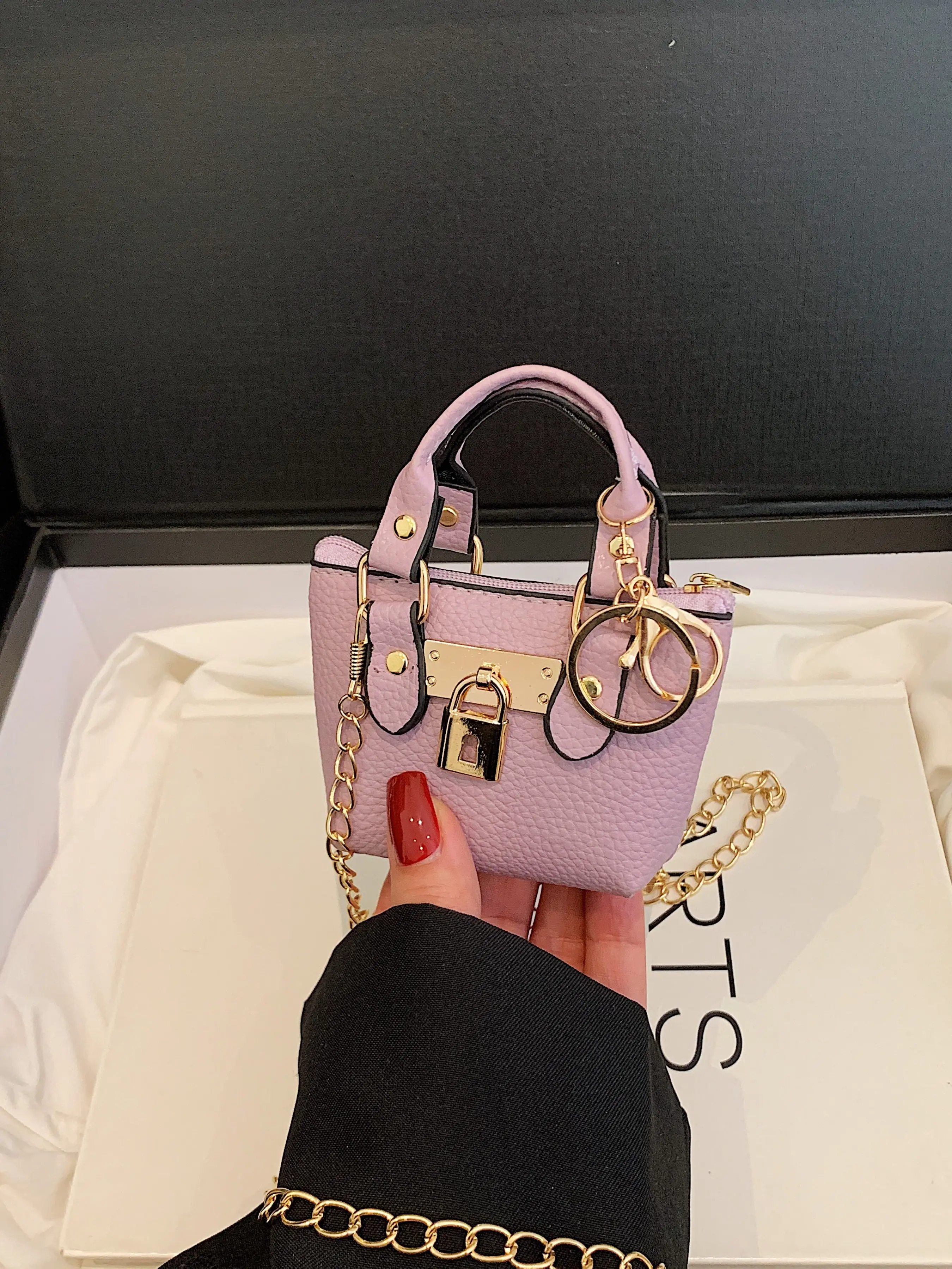 New Handheld Small Square Bag, Fashion Rhombic Chain Bag, Metal 