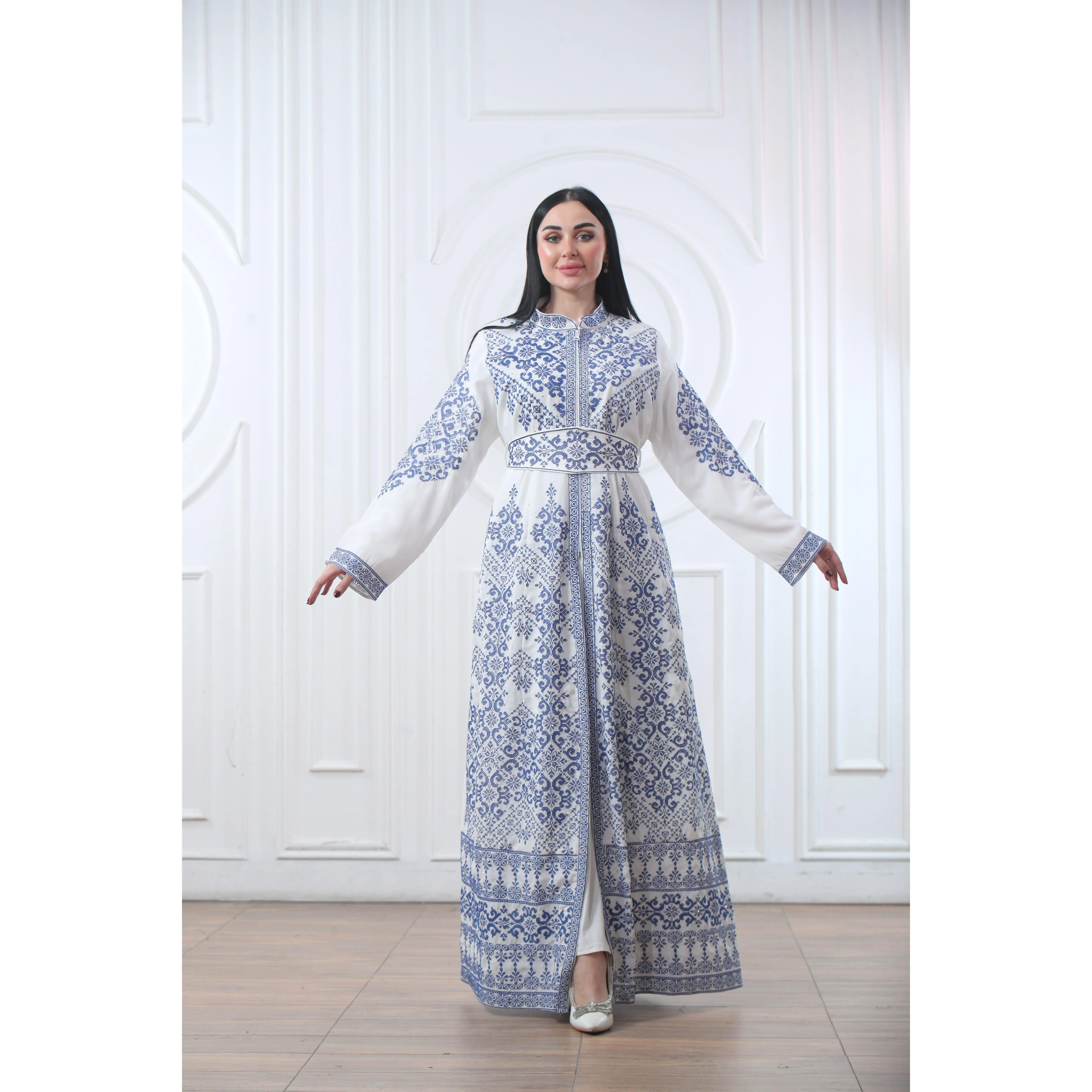 Taj Women’s Heritage Embellished Thobe - ثوب تاج