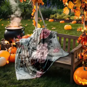 1 piece Vintage style blooming rose bouquet themed flannel blanket - Modern-style all-season flannel blanket, suitable for sofas and beds, super soft and comfortable, digital print design, 100% polyester material, machine washable, suitable for