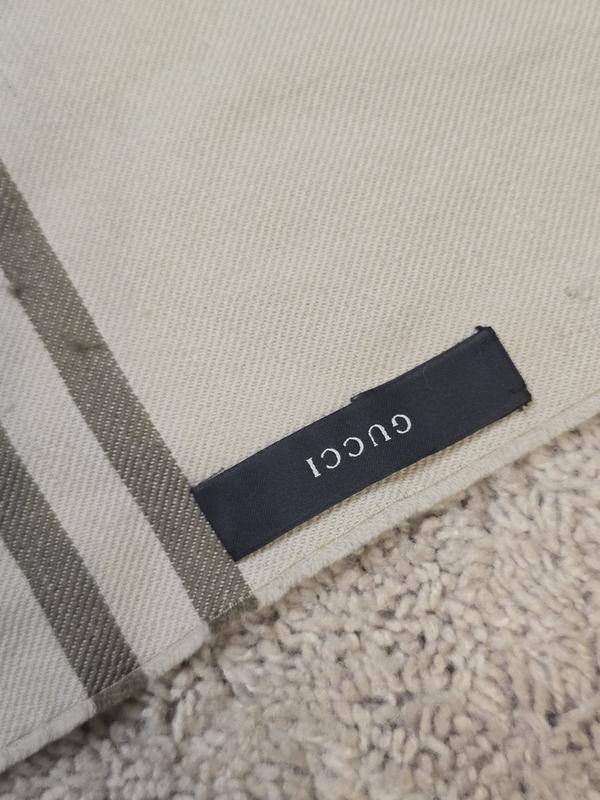 Pre-owned Gucci Beige 100% Wool Scarf with Classic GG Pattern and Fringe Detail for Stylish Warmth