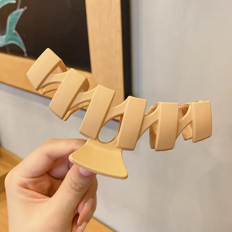 40 # Irregular khaki grip clip#