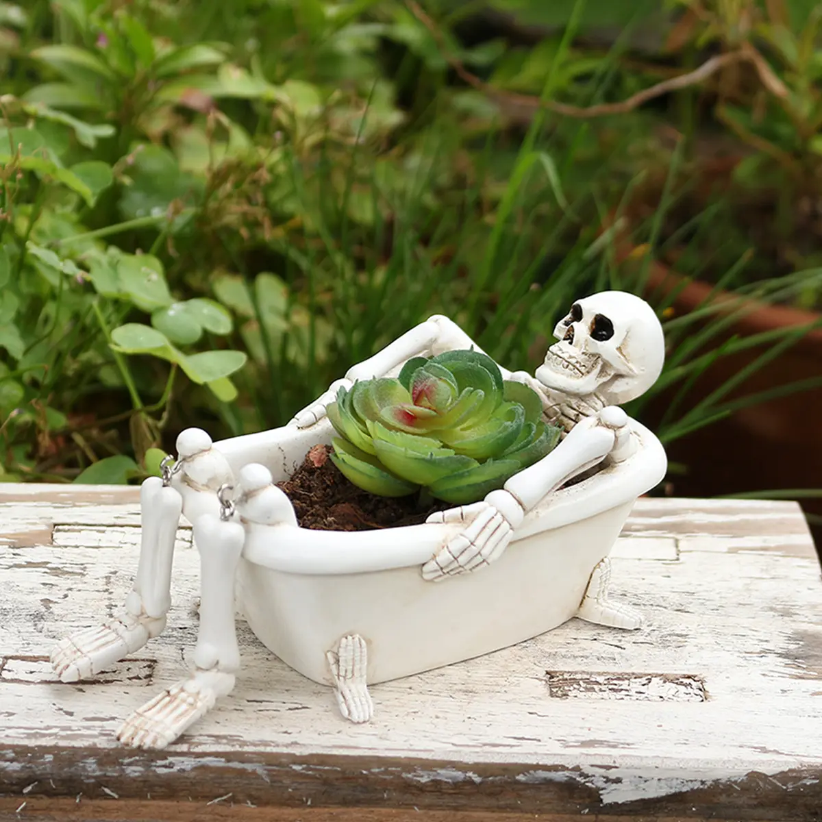 Cool Skull Resin Planter with Drainage Hole, Sculptural Planter, Perfect Halloween Decoration, Summer Cool Theme Decor, Desktop Storage, Outdoor Practical Decor, Outdoor Planters, Decorative Garden Pots, Resin Flower Pot