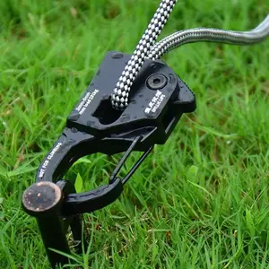 Camping rope tensioner, aluminum alloy self-locking tent rope tensioner, lightweight and quick tent rope fixing regulator, camping gear, is very suitable for outdoor camping, mountain climbing and hiking