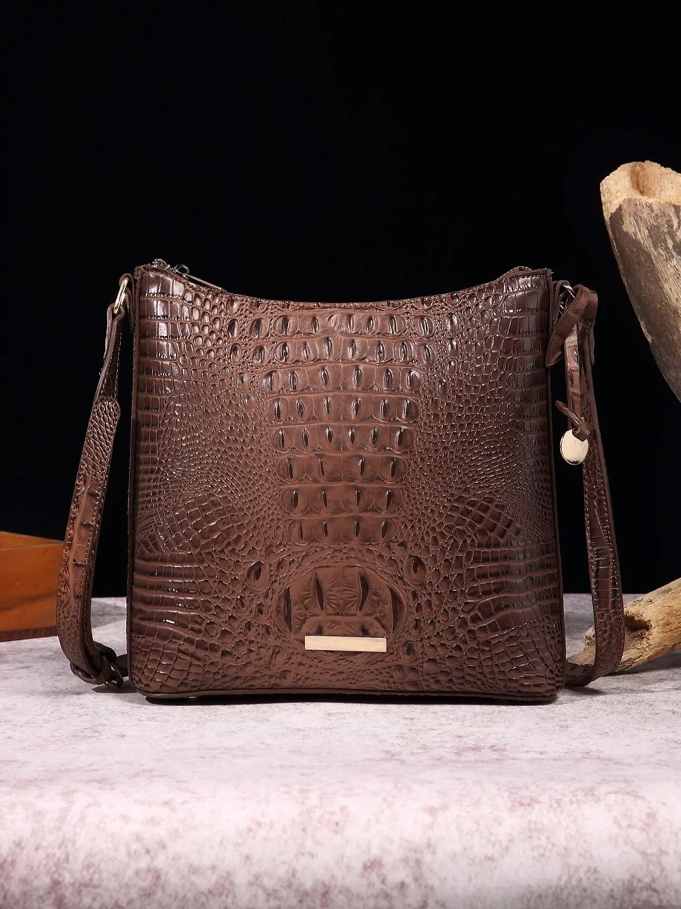Vintage Crocodile Embossed Satchel Bag, Fashionable Ombre Crossbody Bag for Women, Metal Label Decoration Zipper Square Shoulder Bag