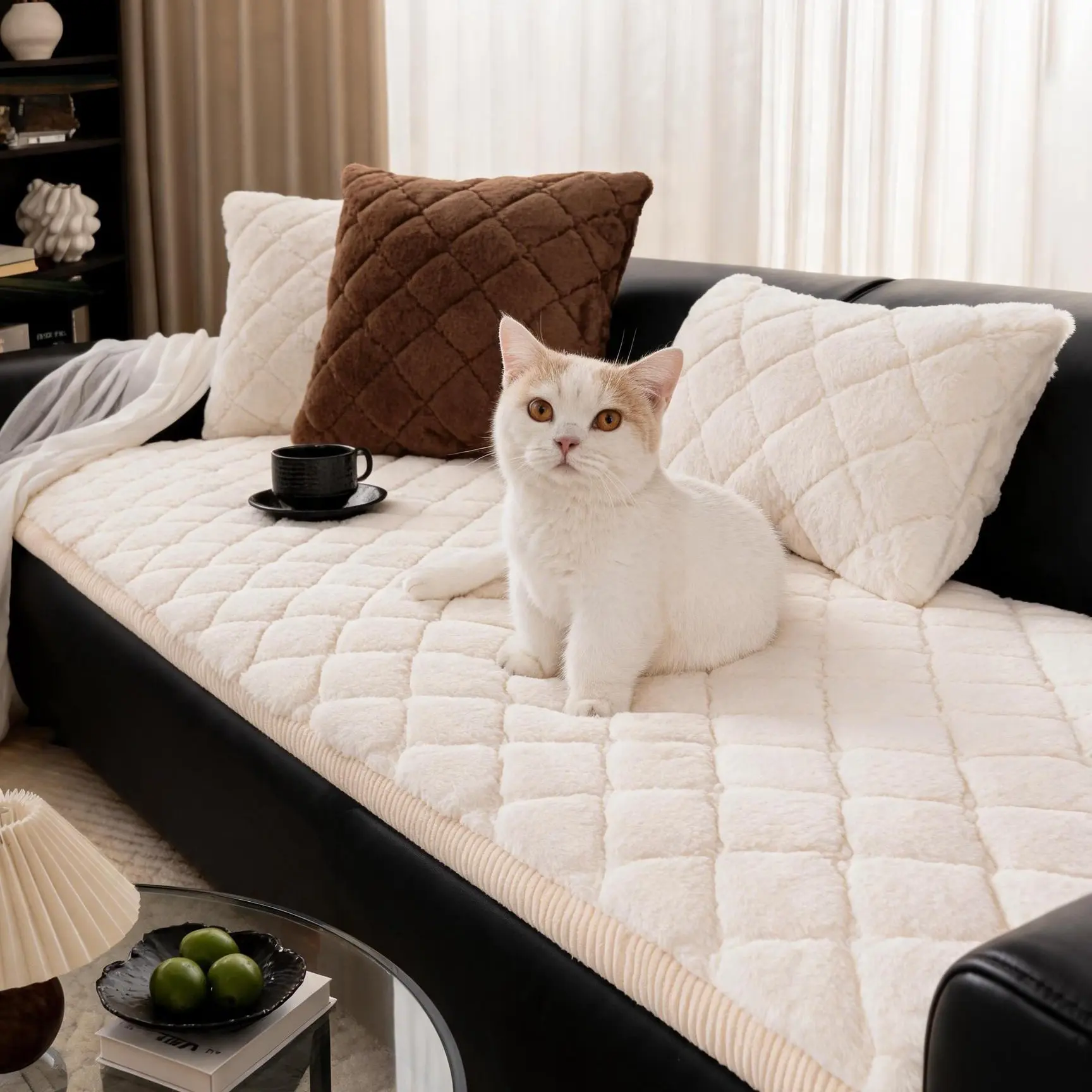 Soft Plush Couch Cover for Pets, Non Slip Sofa Protector, Scratch Resistant Furniture Cover, Cozy All Season Sofa Cover for Living Room, Washable Velvet Couch Cover with Multiple Color Options for Sectional Sofa, Loveseat and Recliner
