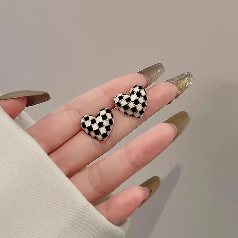 Checkered Heart Stud Earrings | Korean Dainty Elegant Versatile Earrings | Foresty Ins-Style New Arrival Ear Jewelry