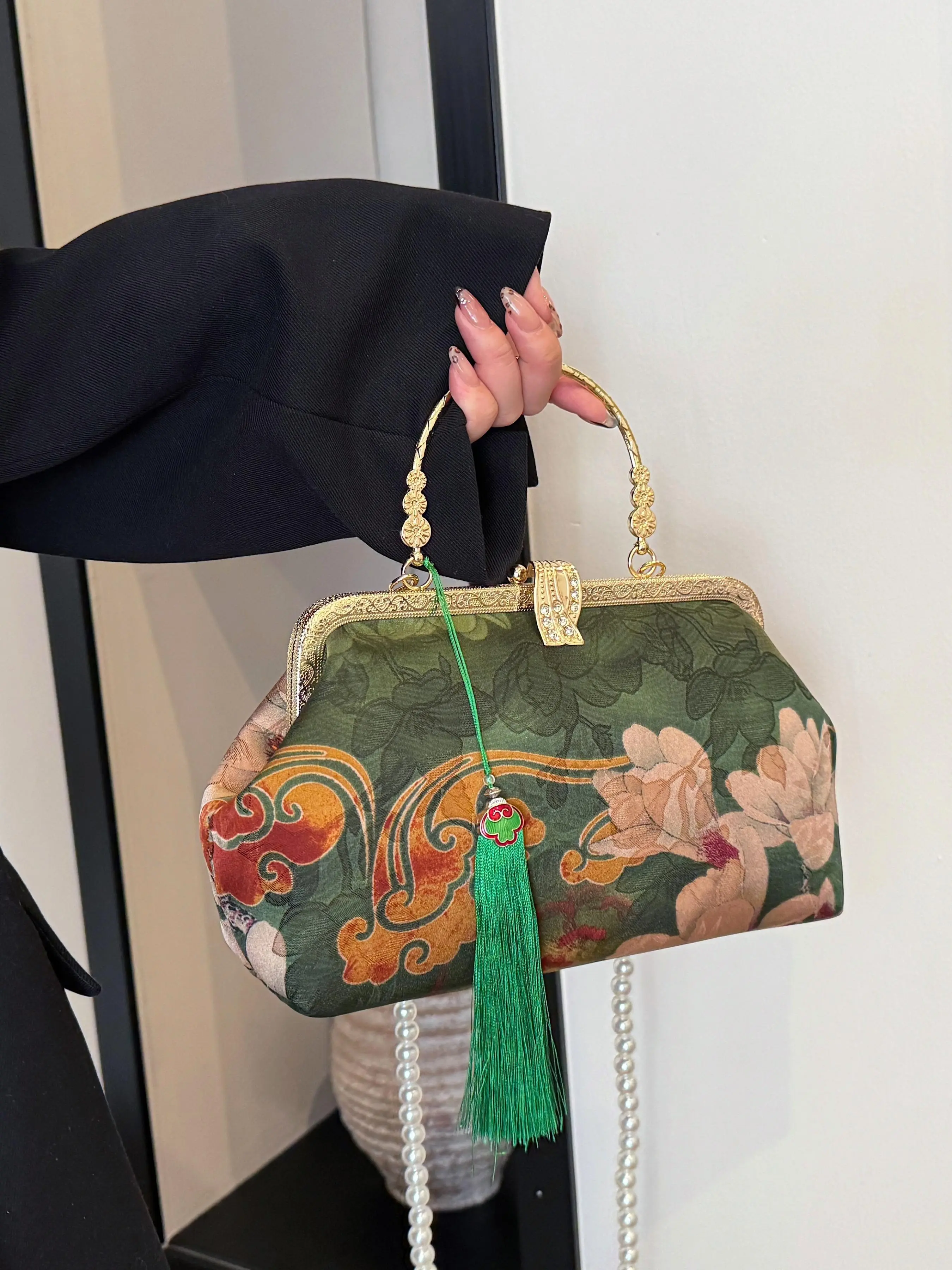 Vintage Floral Pattern Handbag with Detachable Strap, Fashionable Shoulder Bag for Women, Casual Trendy Versatile High-quality Daily Commuting Bag, Floral Embossed Handbag, Stylish Versatile Bag, Casual Handbags