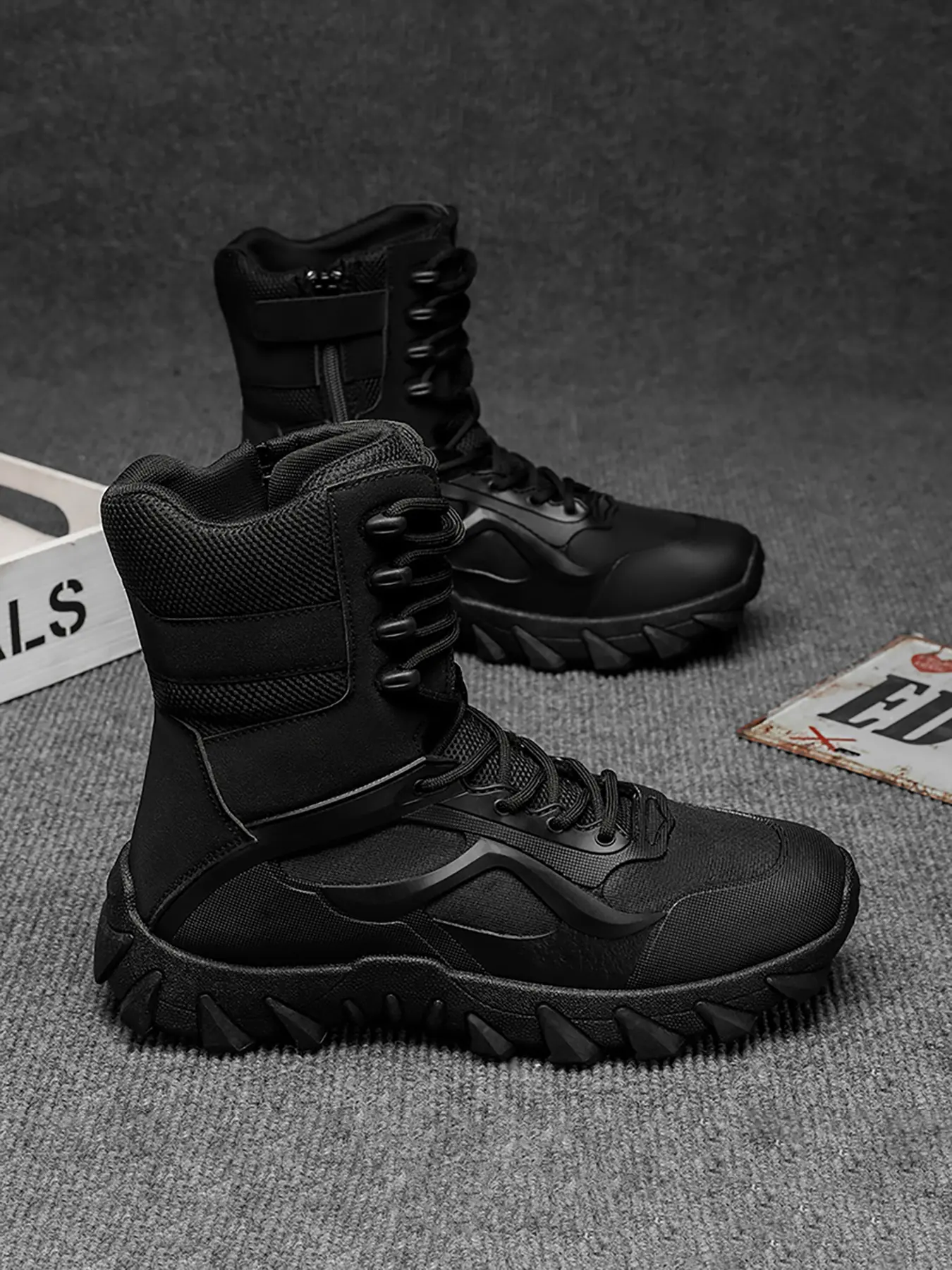 We are purchasing men's outdoor boots, durable military tactical desert boots, and comfortable high-top fashionable boots for camping and training, Durable outdoor hiking, Outdoor Shoes