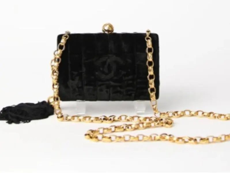 Pre-owned CHANEL Velvet Clutches & Wristlets Black Clutch 4000035244956