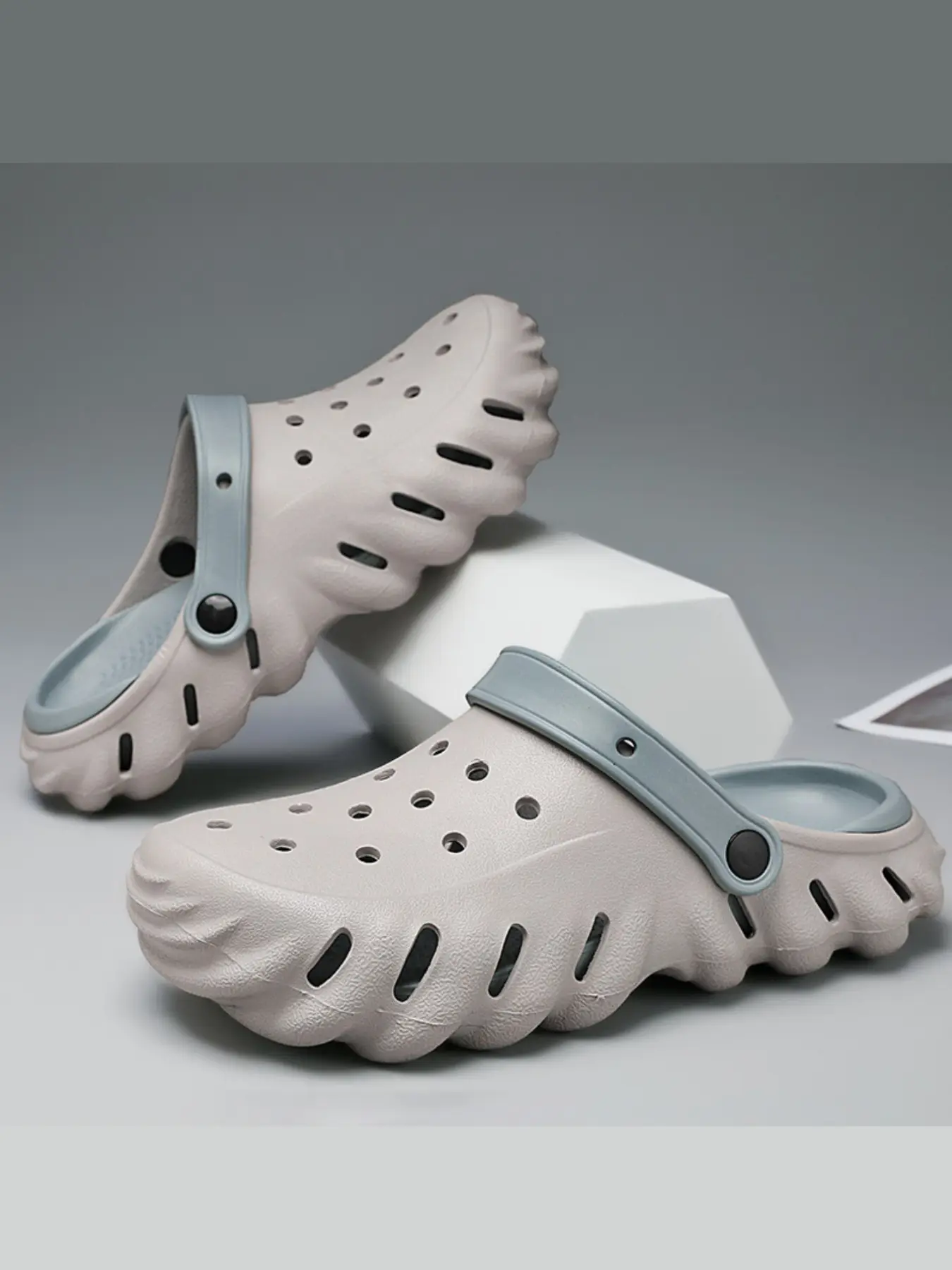 Perfect Valentine's Gift Classic Unisex Foot Clogs for All Seasons, Comfortable and Durable Stylish Casual Shoes for Indoor & Outdoor, Lightweight Breathable Eva Sandals for Men & Women, Breathable casual fashion Slippers, Stylish Summer Slippers
