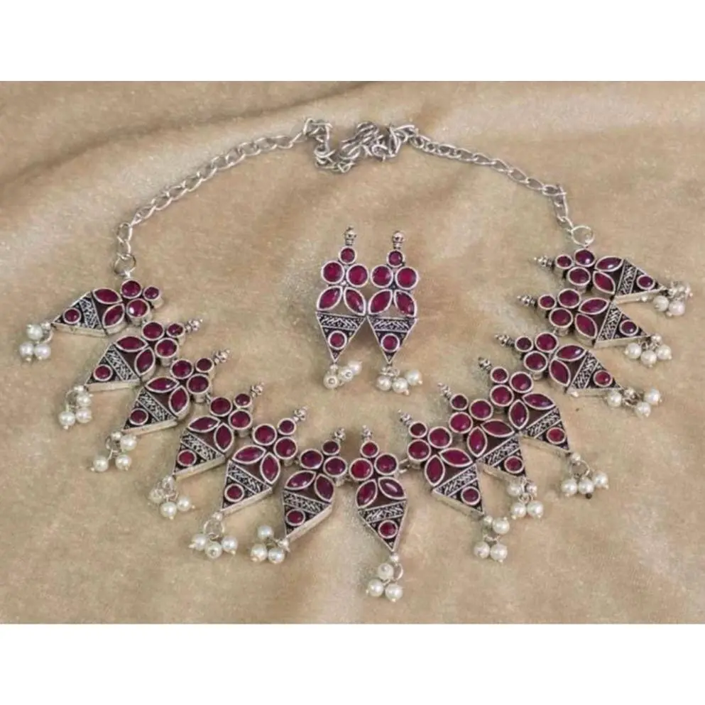 Handcrafted Necklace and Earrings Set with Red Stones and Pearls
