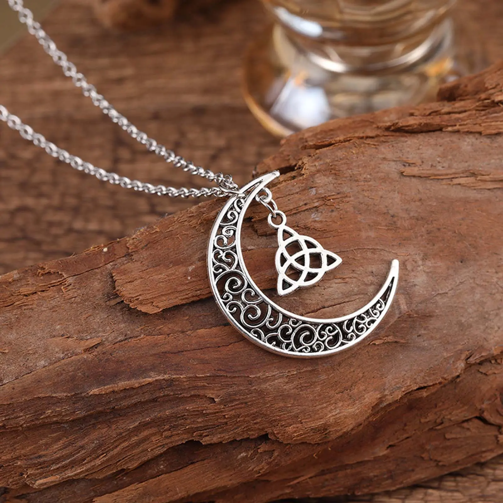 Celtic Knot Moon Necklace – Wiccan Protection Amulet for Women, Irish Symbol Jewelry Gift
