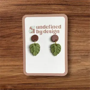 Monstera deliciosa stud earrings | Plant earrings