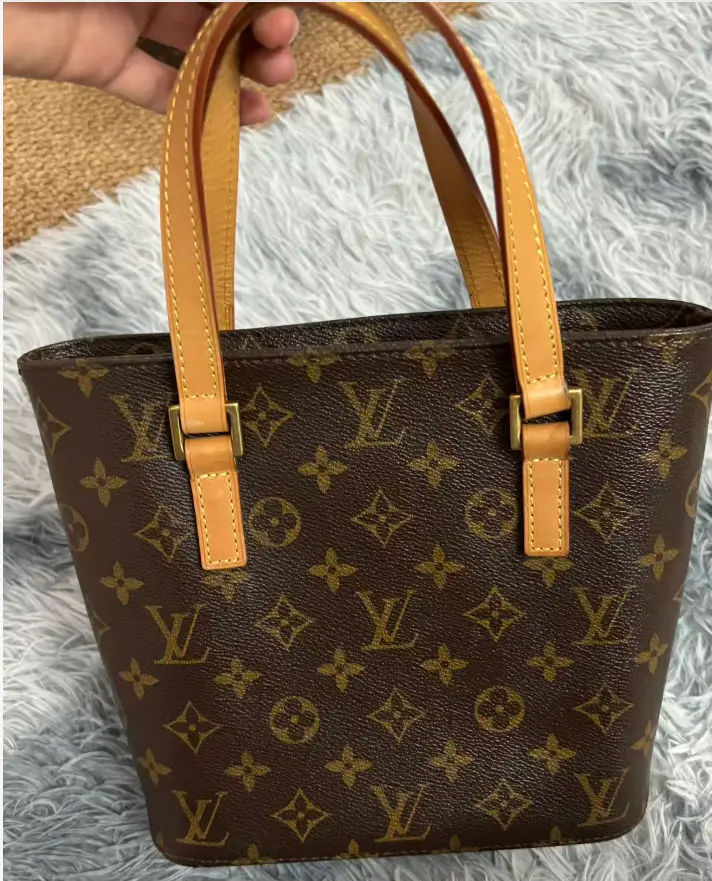 Pre-owned Louis Vuitton PM Monogram vivian Bucket Tote repaired