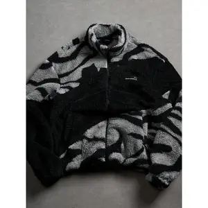 Color-blocked camouflage wool jacket, casual style, winter wear, unique fabric, practical design for streetwear, unisex fashion item