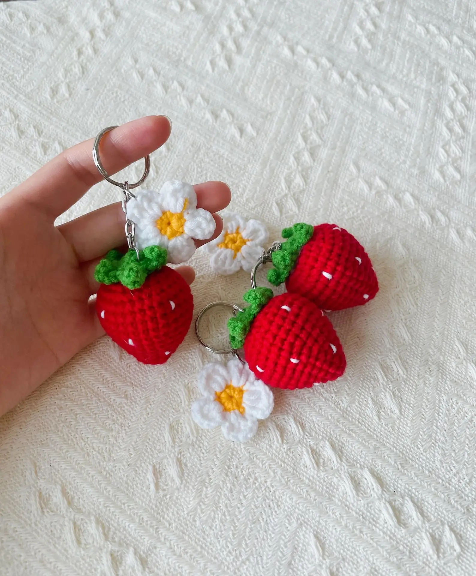 Crochet Strawberry Daisy Keychain: Cottagecore Amigurumi Bag Charm