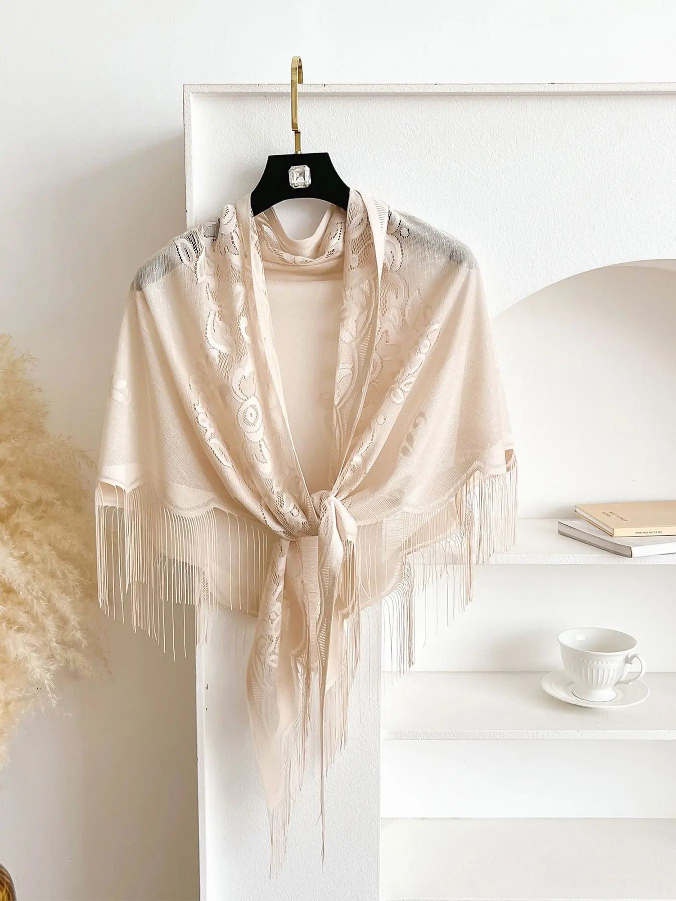 New Women's Fashion Triangle Shawl, Semi-Transparent Chiffon Fabric, Breathable and Skin-Friendly, Sun Protection Beach Scarf, Summer Scarf, All Season Shawl, Fringe Trim Shawl