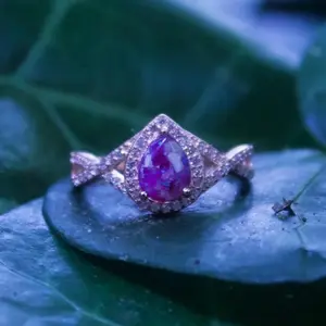 Twist Band Pear Halo Cremation Ring