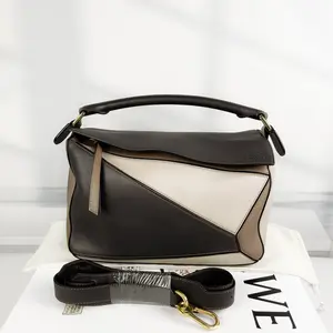 Pre-owned Loewe Leather Shoulder Bags 11.42'' R3759 Shoulder Bag C9201519560 0125 T1 Qiqi