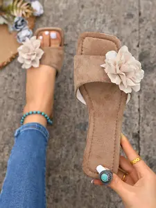 Women's Floral Decorative Casual Vacation Flat Sandals, Comfortable Slip-On Footwear for Summer, Stylish and Lightweight Design