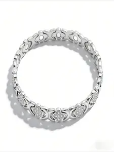 1Pc classic fashion bracelet, four-leaf clover pattern, suitable for girlfriend and mother, suitable for wearing in daily life, bringing you more happiness