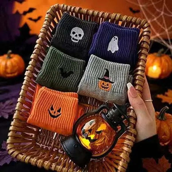 Women's Retro Embroidered Halloween Crew Socks Set (5 Pairs) - Cozy, Breathable Mid-Calf Knit Socks with Witch, Bat, Pumpkin, Ghost Cartoons,  Cute Halloween Themed Socks, Fall Novelty Knit Socks, Halloween Party Outfit Accessory for Women