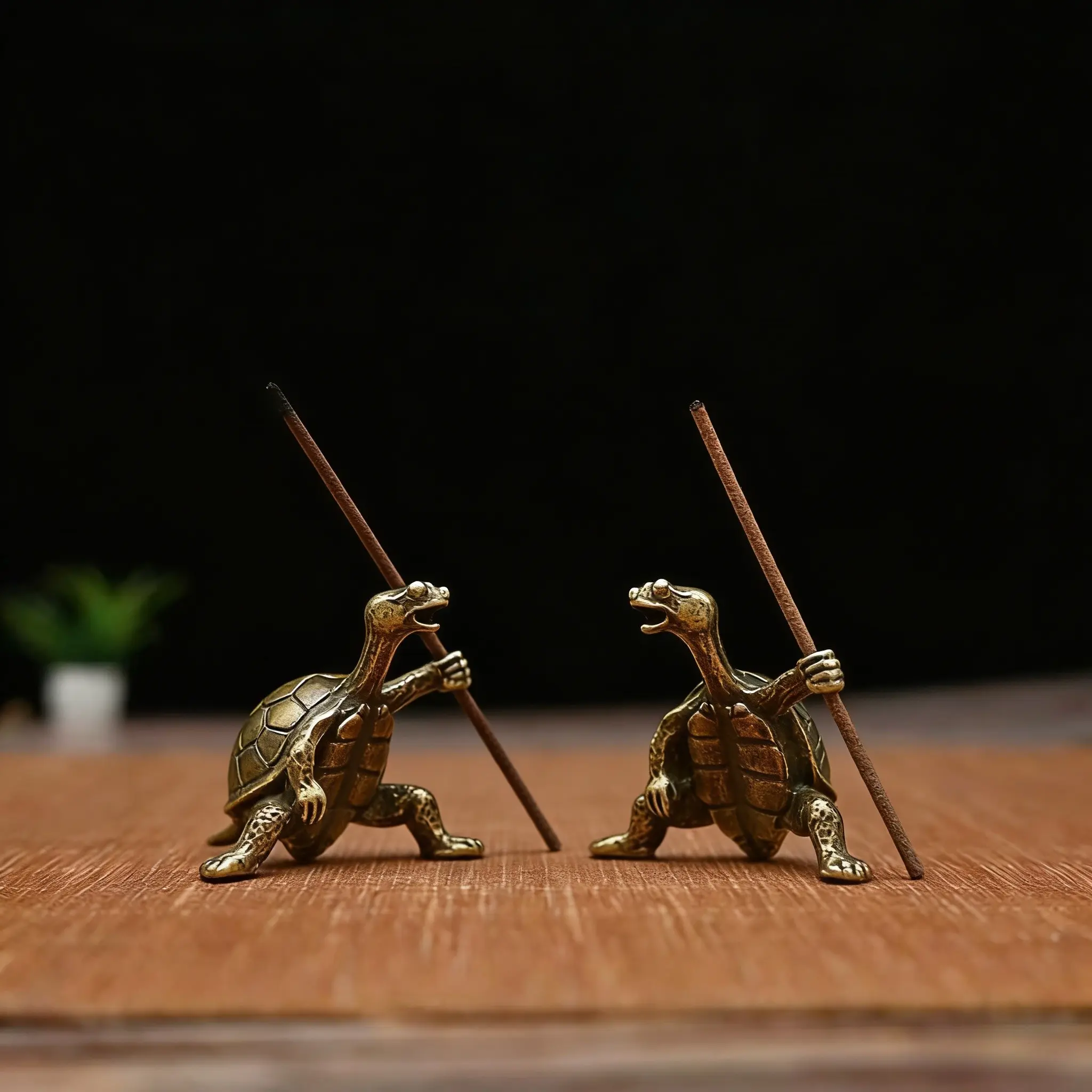2 Piece Kung Fu Turtle Incense Holder, Incense Dish, Bronze Color Incense Base, Suitable for Small Scented Aroma Fragrance Incense, Home Decor Office Desk Ornament