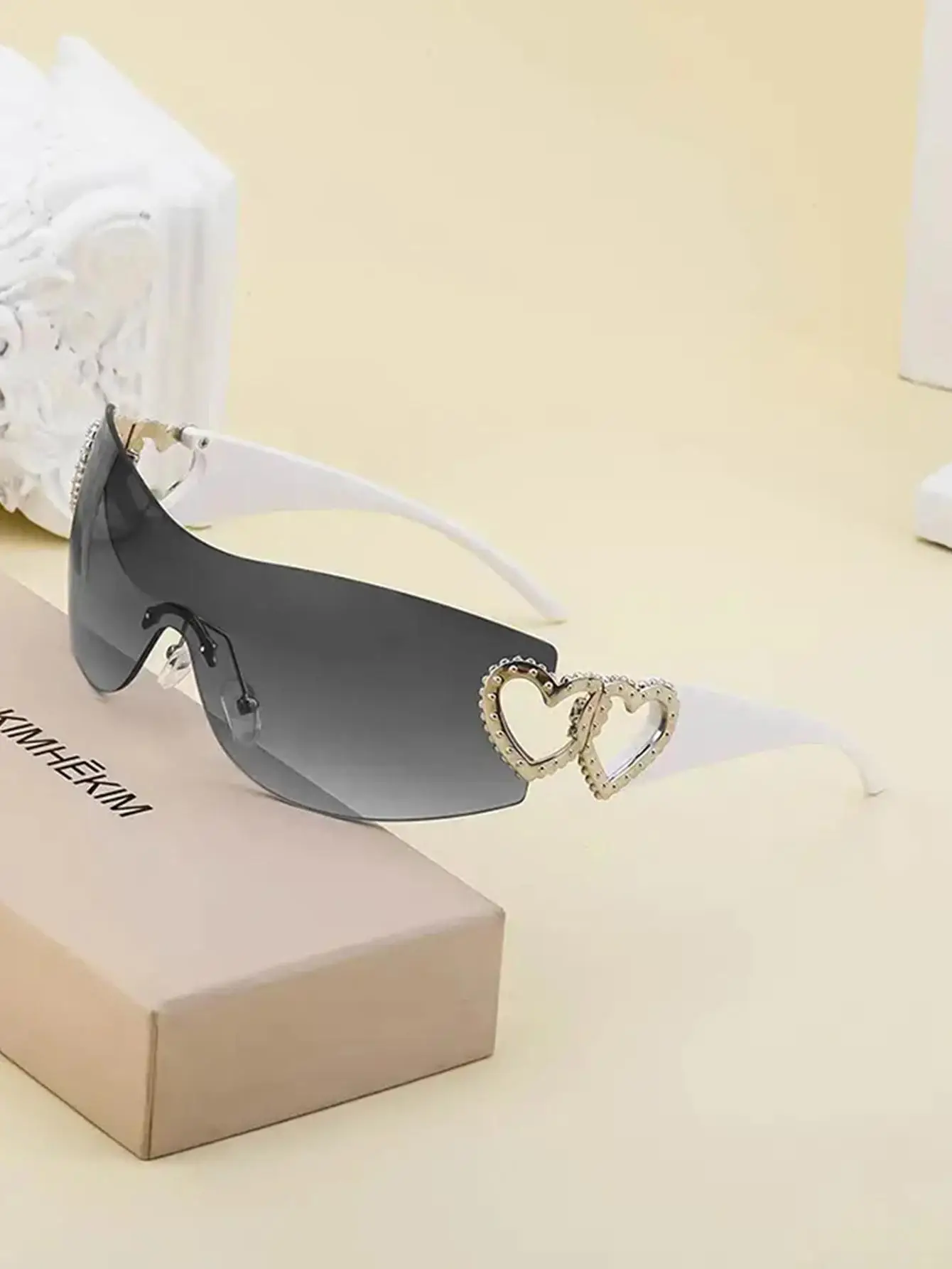 Unisex Plain Tinted Lens Summer Sunglasses, Wrap Around Rimless Glasses for Women & Men Summer Daily Use, Travel Cool Glasses Female Male Accessory