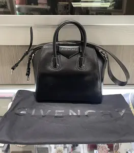 Pre-owned Givenchy Box calfskin leather Top Handle Bags Mini Antigona Box Leather Black