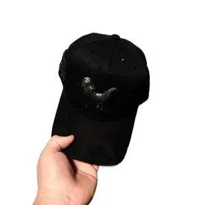 Gorra De El Gallo Con Pedrería De La Mejor Calidad
