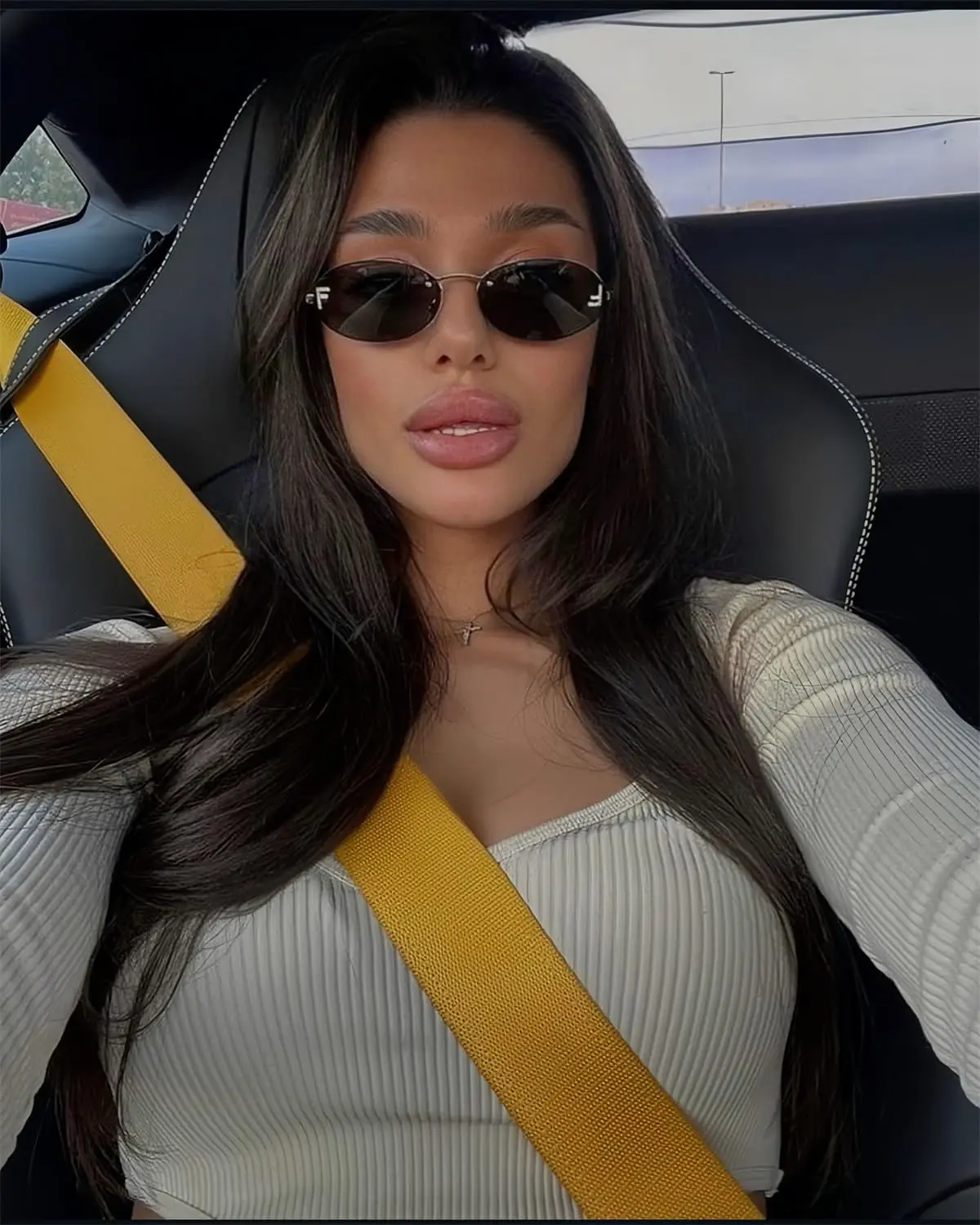 Retro Oval Y2K Sunglasses for Women Men, 2025 Trendy Chic  display picture 1