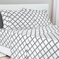 Quatrefoil White/Grey