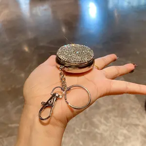Outdoor Cigarette Ashtray with Sparkling Artificial Diamonds, Mini Portable Ashtray with Stainless Steel Keychain Holder, Unisex Storage Box