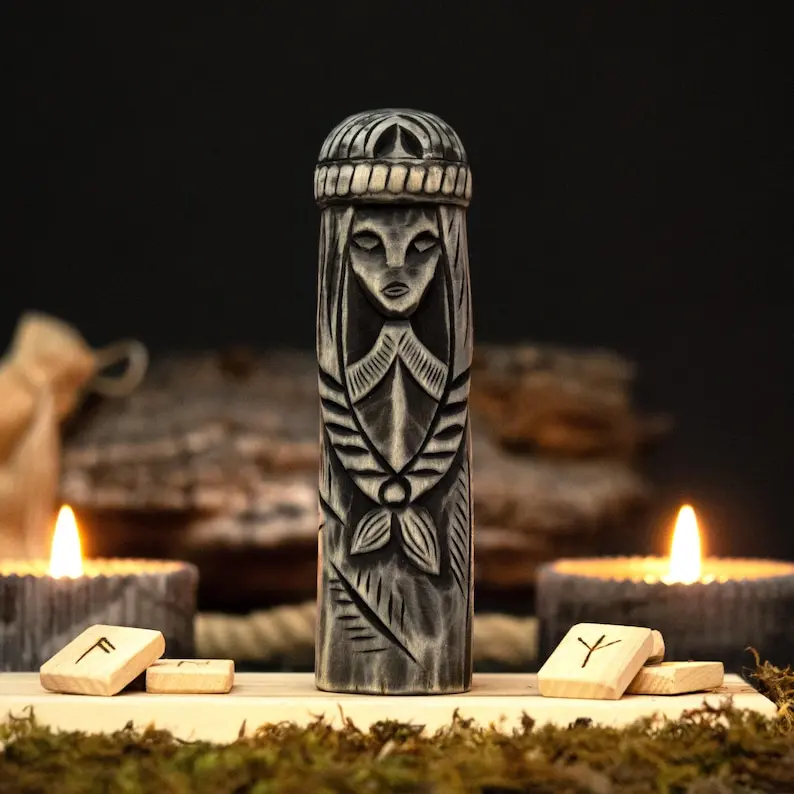 Norse Freyja Figurine, Wooden Love Goddess Statue for Altar Decor, Pagan Gift, Mythology Decor
