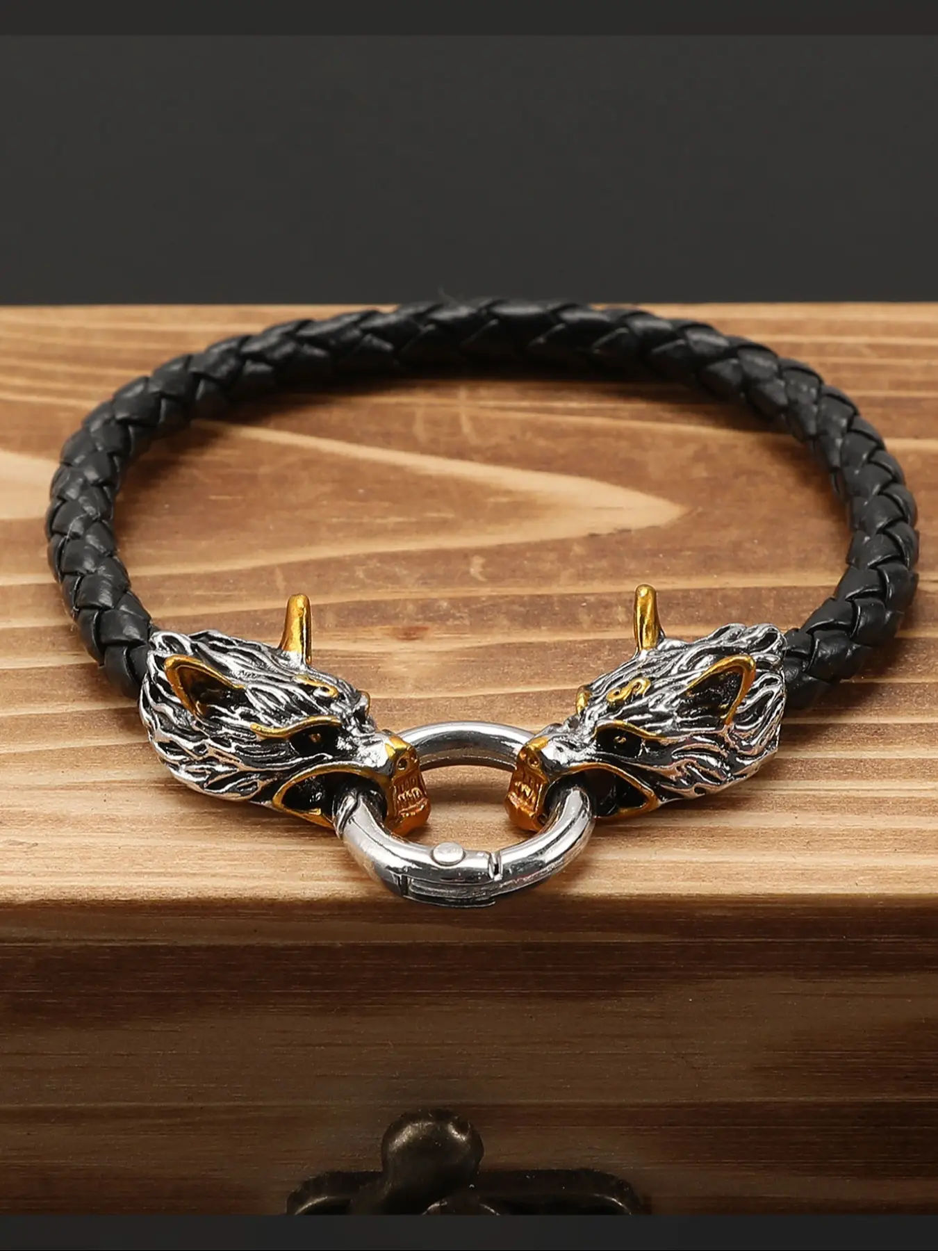 Vintage Wolf Head Bracelet, PU Leather Braided Wristband, Casual Fashion Accessory, Unisex, All Seasons, Perfect Gift, Braided Bracelets